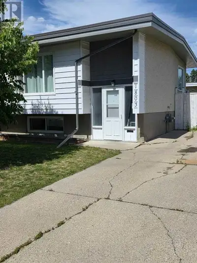 1803 Lakeside Road S Lethbridge, Alberta