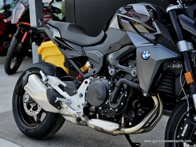 2026 BMW F 900 R Triple Black in Sport Touring in Oshawa / Durham Region - Image 11