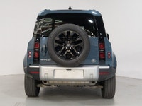 This beautiful 2020 Land Rover Defender HSE is a local Ontario. Built for luxury and off-road excell... (image 4)