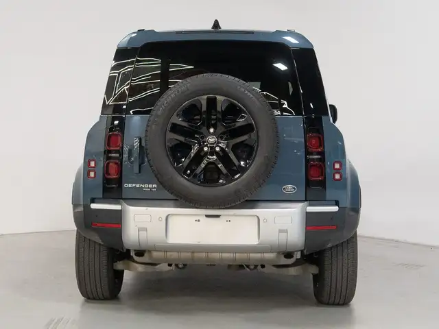 2020 Land Rover Defender P400 | HSE | 110 | MERIDIAN | 20\" WHEE in Cars & Trucks in Mississauga / Peel Region - Image 6