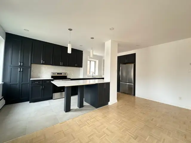 Beautiful 2 bedroom 1.5 Bath apartment l in Long Term Rentals in City of Montréal - Image 2