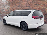 Only 25 Miles! This Chrysler Pacifica Hybrid has a trusty Gas/Electric V-6 3.6 L/220 engine powering... (image 2)