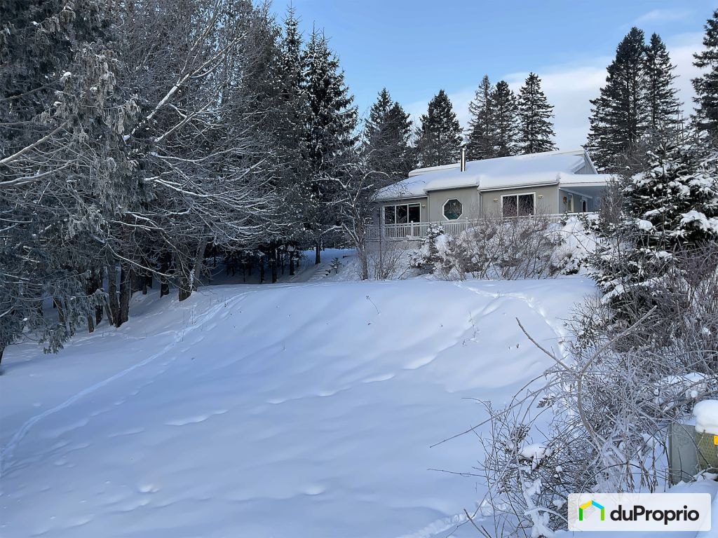$395,000 - Bungalow for sale in Lac-Aux-Sables — photo 1
