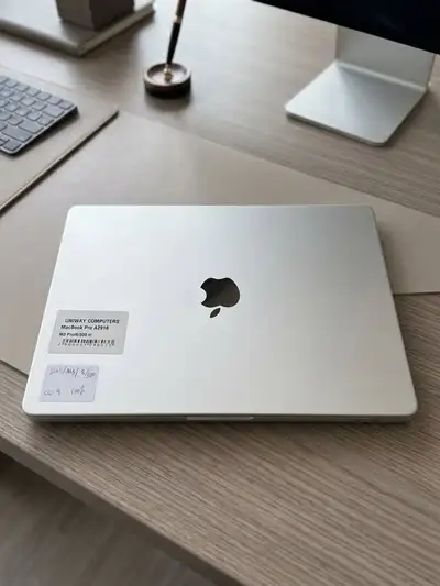 Uniway Apple MacBook Pro A2918 M3 | 512GB | Smooth & Clean, View more