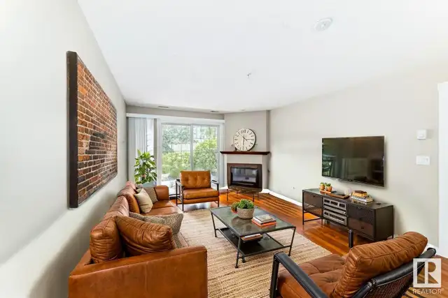 #107 12110 106 AV NW Edmonton, Alberta62864392497409121