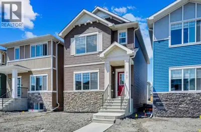 Welcome to this beautiful 3-bedroom, 2.5-bathroom detached home in the desirable community of Bayvie...