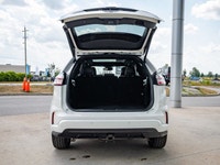 Welcome to 400 Chrysler Dodge Jeep Ram. Turn heads and enjoy a dynamic drive with this 2022 Ford Edg... (image 6)