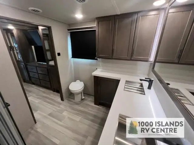 2023 Grand Design Solitude 380FL in Travel Trailers & Campers in Kingston - Image 30