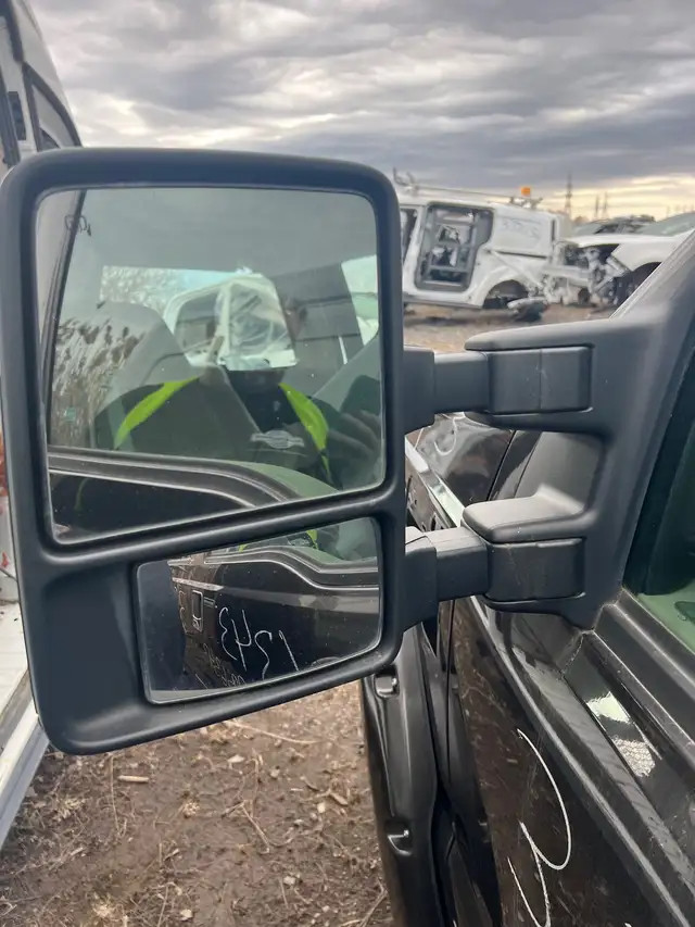 2008-2016 OEM Ford F250 F350 F450 Full Power Tow Mirrors in Auto Body Parts in St. Catharines - Image 2