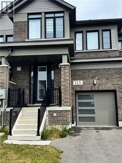 Spacious 3-Bedroom Townhouse for Rent | 2.5 Baths | Prime Location Near Hamilton Airport & Highway A...