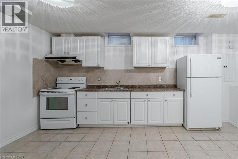 30 RICHVIEW Drive Unit# 2 Hamilton, Ontario 3