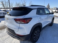 . Engine: Gas I3 1.3L/ (image 5)