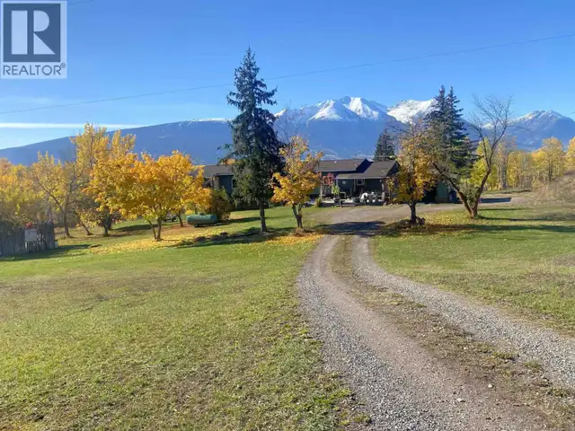 6035 OLD BABINE LAKE ROAD Smithers, British Columbia in Houses for Sale in Smithers - Image 2