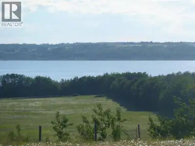 Welcome to Gull Lake's newest & perhaps finest country home development. Grandview Estates. Boasting...