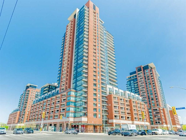 FOR SALE!!!!!!!!!!!!!!!!!Spacious 2-bed 2-bath corner unit in Condos for Sale in City of Toronto