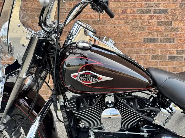 2011 Harley-Davidson Heritage Softail Classic **CANADIAN BIKE**  in Street, Cruisers & Choppers in Markham / York Region - Image 27