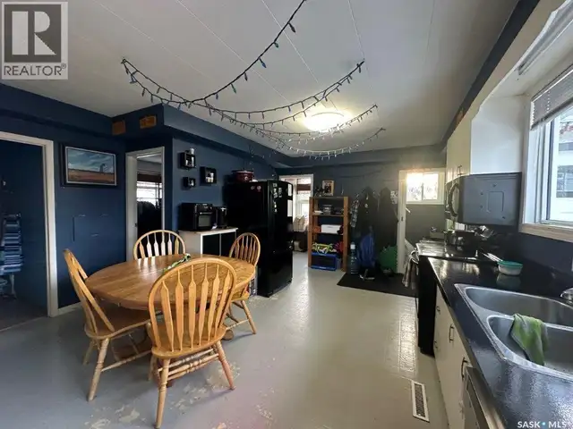 113 4th AVENUE E Kindersley, Saskatchewan in Houses for Sale in Saskatoon - Image 12