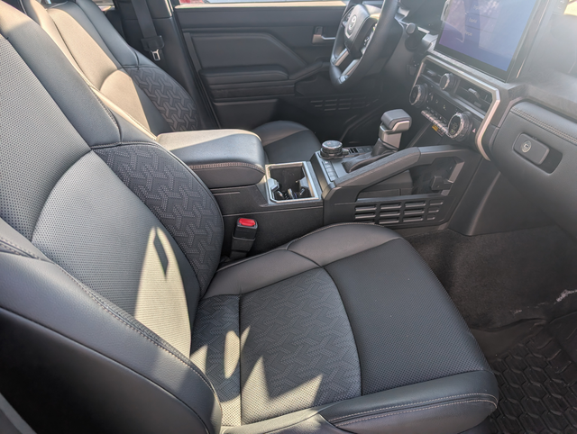 2024 Toyota Tacoma Hybrid LIMITED, 4X4, CUIR, TOIT, MARCHE PIED  in Cars & Trucks in Sherbrooke - Image 10