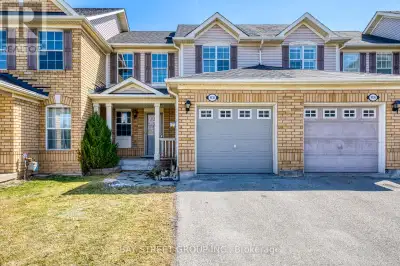Beautiful Barclay Park Facing Spacious 3 Bedroom 2 Story Town Home In Most Sought After Beaty Commun...