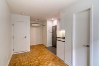 Renovated Akelius studio apartment for rent. Located near blvd Saint-Laurent in the Plateau Mont-Roy... (image 3)