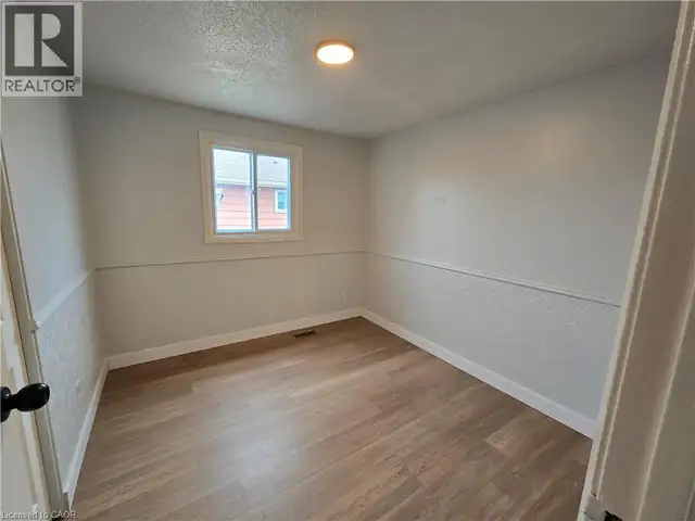 99 CLUTHE Crescent Kitchener, Ontario in Houses for Sale in Kitchener / Waterloo - Image 17