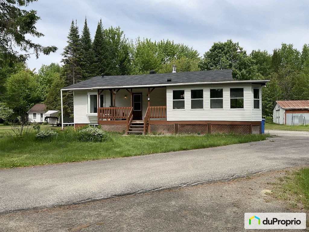 $385,000 - Bungalow for sale in Ste-Julienne — photo 1