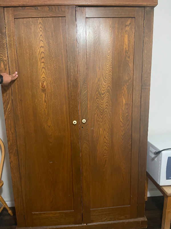 Solid Wood Closet in Dressers & Wardrobes in Mississauga / Peel Region - Image 2