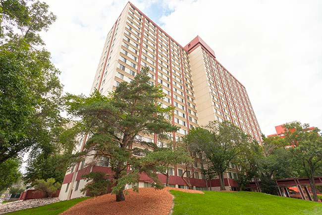 Garneau Towers Apartments - Bachelor available at 8510 111th Str in Long Term Rentals in Edmonton