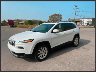 2015 JEEP CHEROKEE AWD 3.2L V6 AVEC 162,000KM ..TOIT PANORAMIQUE , SEIGES ET VOLANT CHAUFFANTS .. TR...