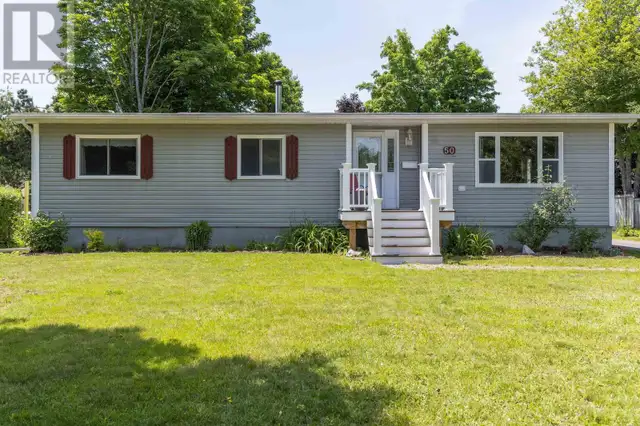 50 Bishop Avenue New Minas, Nova Scotia62863782474243123