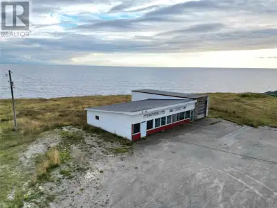 Looking for a property that offers both a stunning coastal lifestyle and a chance to run your own bu...