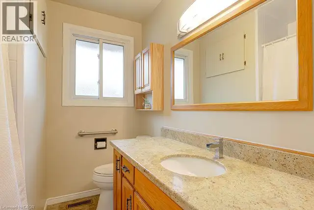 210 SHELLEY Drive Kitchener, Ontario in Houses for Sale in Kitchener / Waterloo - Image 19