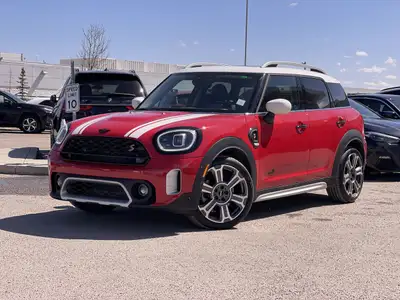 This 2024 Mini Countryman S is an exceptional vehicle! With a turbocharged engine, a large dual pane...