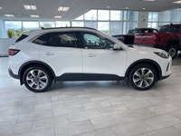 ===== Key Features ===== * Only 5,863 km * One Owner * Platinum Trim * All-Wheel Drive (AWD) * CVT A... (image 4)
