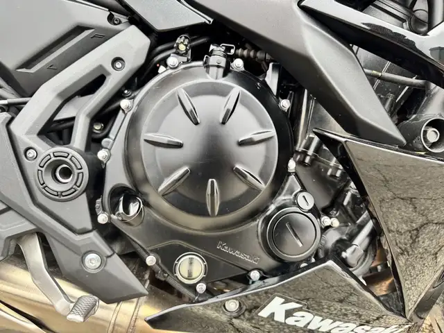 2020 Kawasaki Ninja 650 ABS **ONLY 2,000 KM** in Sport Bikes in Markham / York Region - Image 14