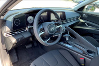 Power Sunroof,10.25 Inch Digital Cluster,10.25 Inch Touchscreen,dual Zone Auto Temp Control,bluelink... (image 7)