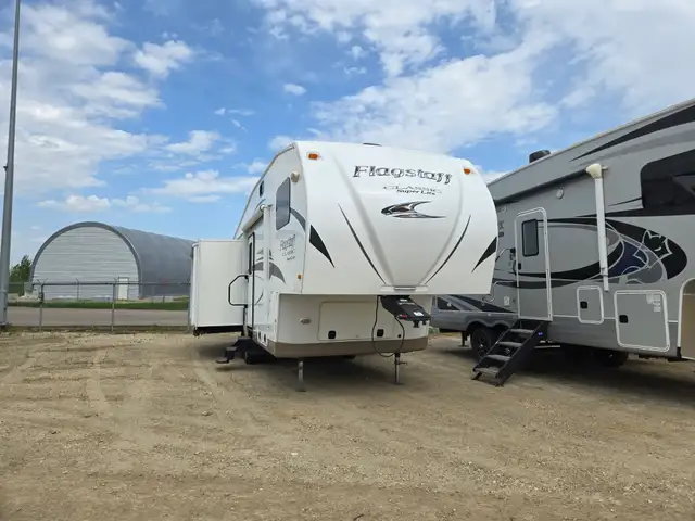 2016 Forest River FLAGSTAFF 8528 REWS in Travel Trailers & Campers in St. Albert - Image 7