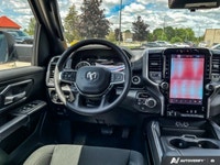Odometer is 33495 kilometers below market average! Diamond Black Crystal Pearlcoat 2025 Ram 1500 Big... (image 9)