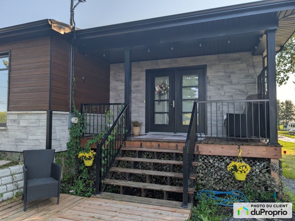 $450,000 - Bungalow for sale in St-Pierre-De-La-Riviere-Du-Sud — photo 2