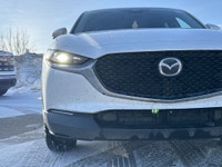 AMVIC Licensed Dealer * Heated Front Seats * Heated Steering Wheel * A Snowflake White Pearl Mazda C... (image 8)