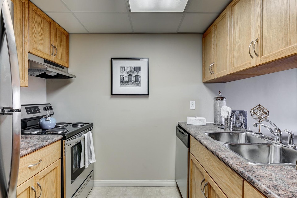 Boardwalk Centre - 2 Bedroom Apartment for Rent 3