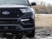 This Ford delivers a powerful blend of performance, comfort, and advanced technology in a bold and s... (image 3)