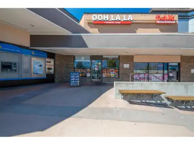 Don't miss out on this fantastic opportunity at Westbrook Shopping Centre! This restaurant boasts al...