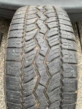 a nice all terrain falken tire in good shape with decent tread (1 TIRE ONLY) size 275/55/20 113T M S...