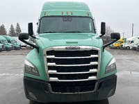 2020 FREIGHTLINER T12664ST;Heavy Duty Trucks - Conventional Truck w/ Sleeper Penske Location 525 MAC... (image 1)
