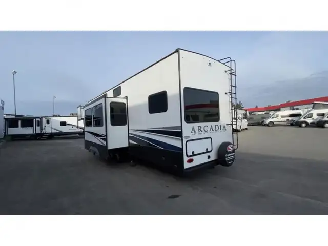 2022 Keystone RV Arcadia 3940LT in Travel Trailers & Campers in Kamloops - Image 5