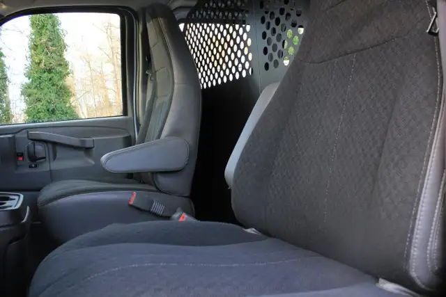 2023 GMC Savana Cargo Base in Cars & Trucks in Comox / Courtenay / Cumberland - Image 10