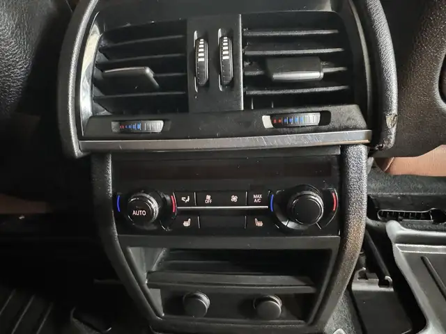 2014 BMW X5 AWD 4dr xDrive35i in Cars & Trucks in Longueuil / South Shore - Image 14