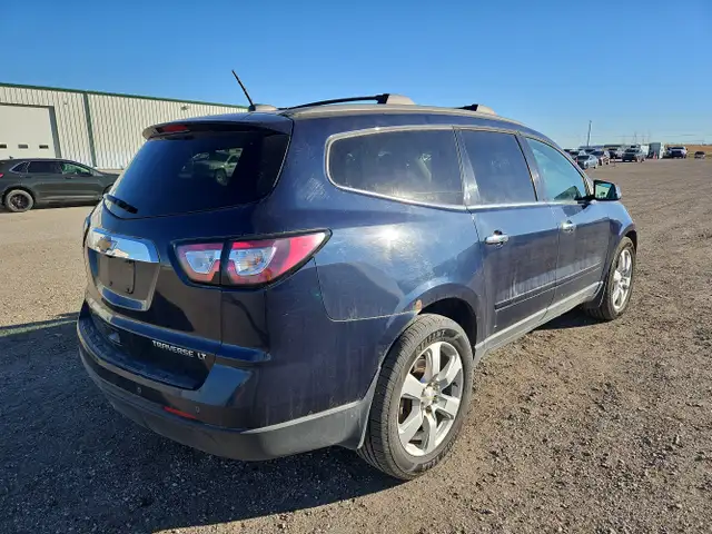 2016 Chevrolet Traverse in Cars & Trucks in Calgary - Image 6