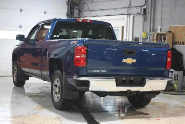 2015 Chevrolet Silverado 1500 LT in Cars & Trucks in City of Montréal - Image 5